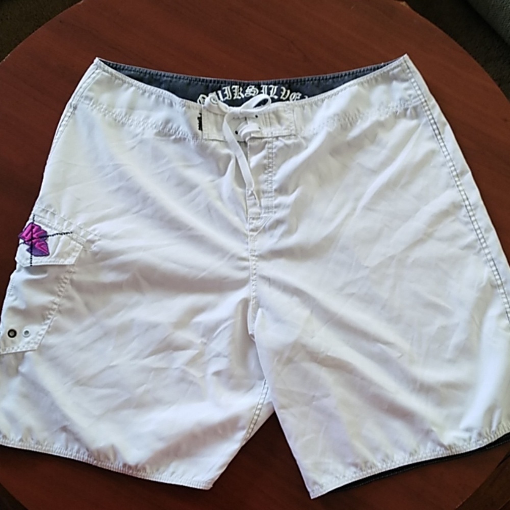 🏄 White quiksilver boardshorts excellent cond.